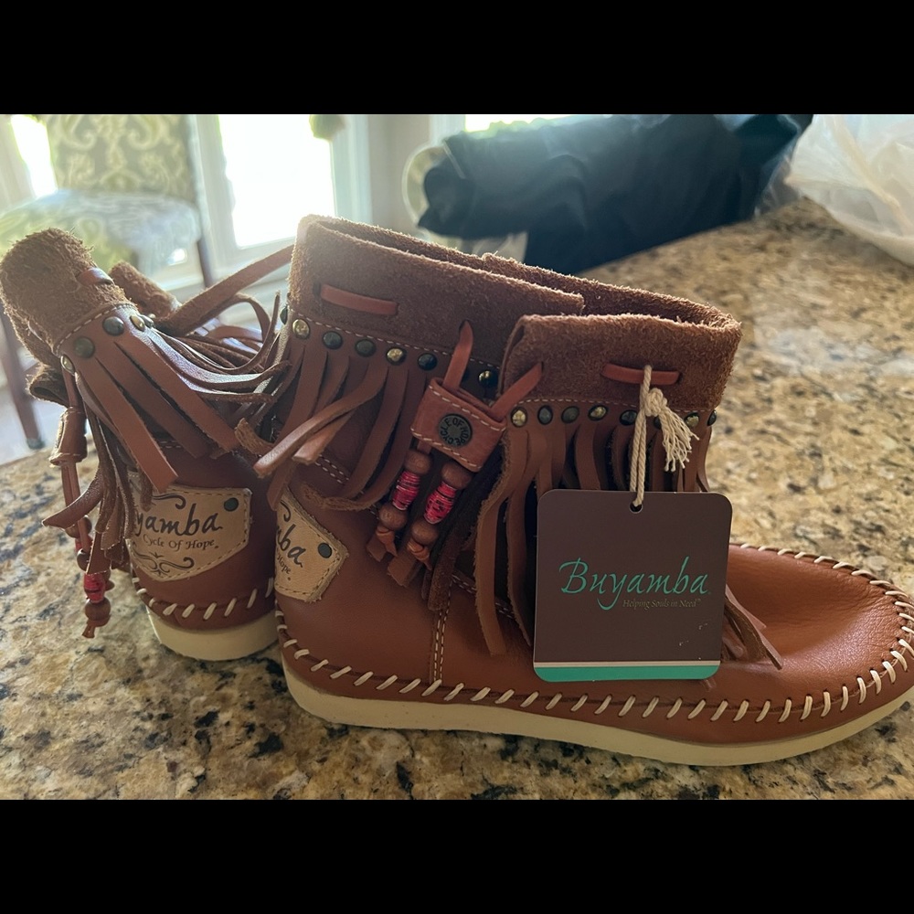 Buyamba soft comfy boot/moccasins - Brand new-never worn.